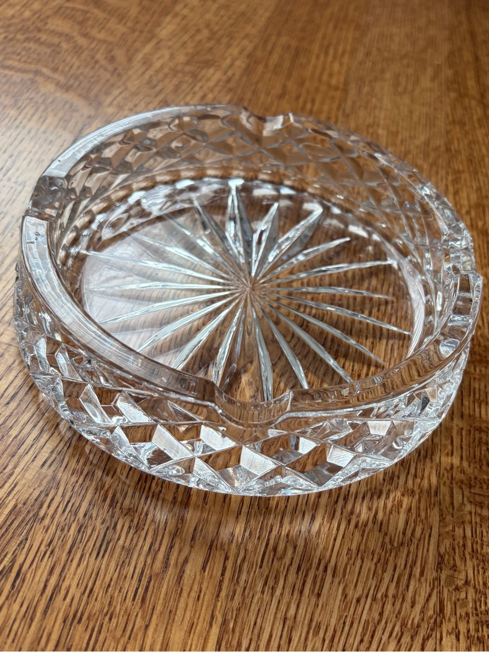 Vintage Unmarked Starburst Sunburst Diamond Ashtray Dish Pressed Glass Heavy 6”